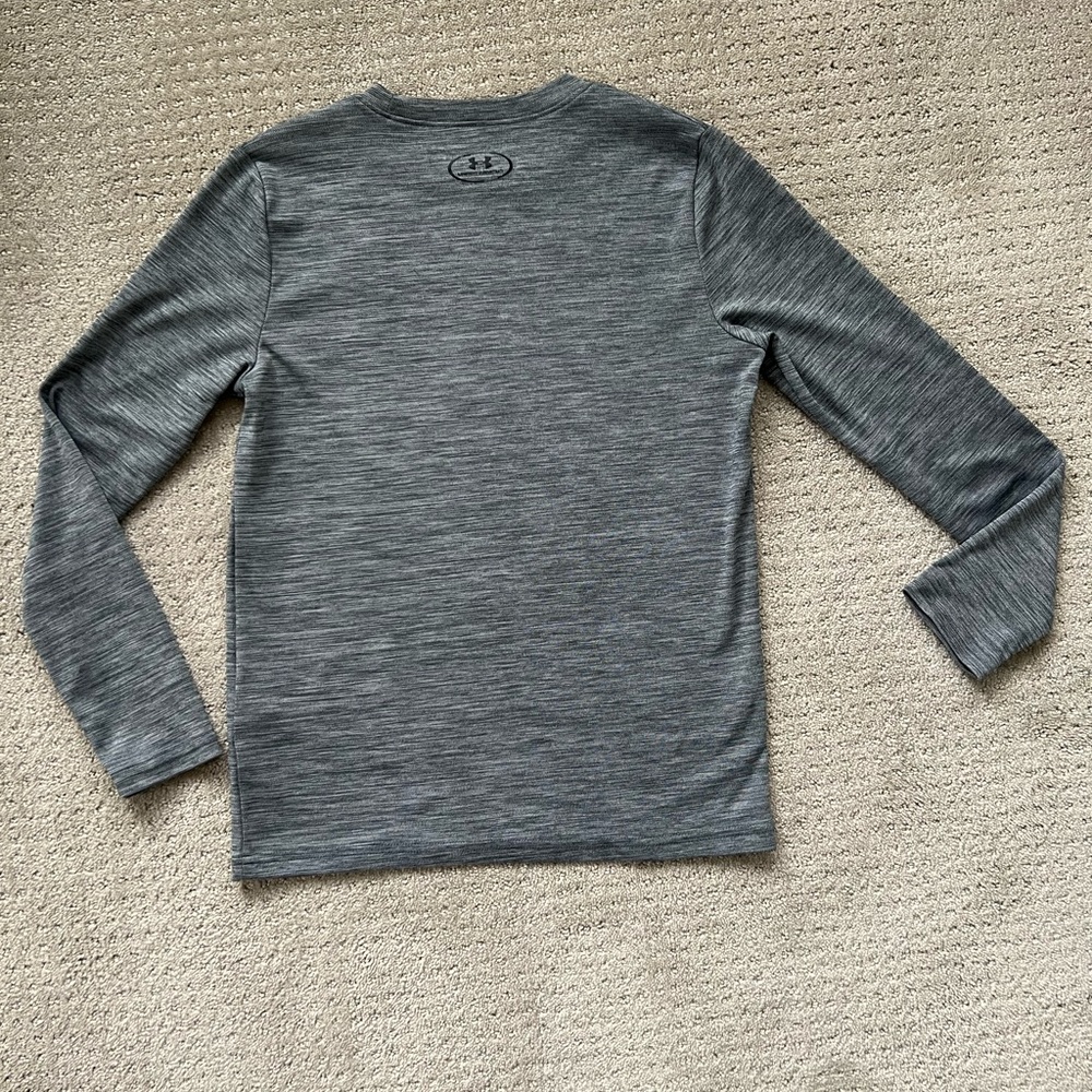 Boy’s Under Armour long sleeve top size YMD - Picture 2 of 7